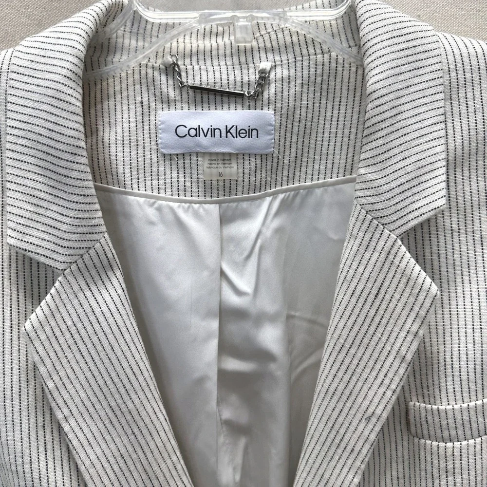 Calvin Klein Minimalist Clean Girl Pinstripe Linen Blend Blazer Cream Womens 16